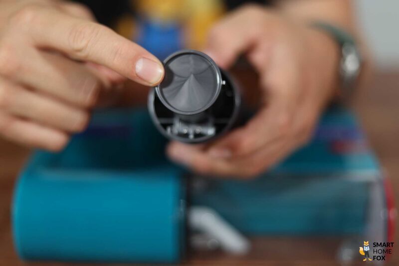 Der Dyson V15s  Submarine: Rohr wird verschlossen